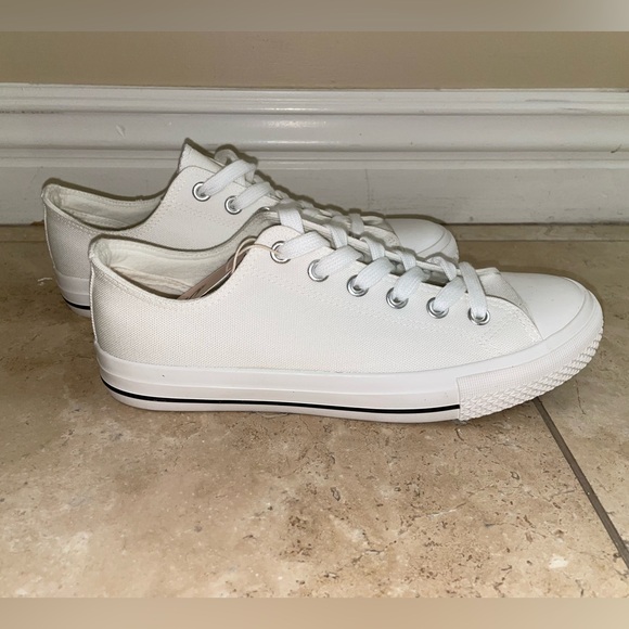 Ladies Shoe - Picture 4 of 7